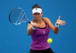 scheepers beats rybarikova to win guangzhou