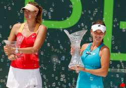 sharapova loses in key biscayne final to radwanska