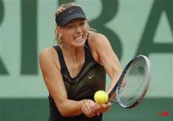 sharapova wins easily at french open