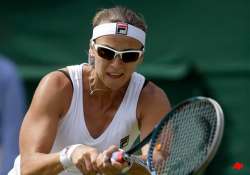 shvedova wins golden se vs errani at wimbledon