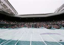 wimbledon roof shut over centre court