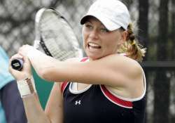 zvonareva into carlsbad semis as big guns win