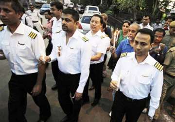 agitating air india pilots seeks pm sonia s intervention