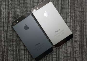 apple iphone 5s 5c sales top 9 million in first weekend