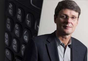 apple iphone is outdated blackberry ceo