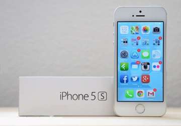 apple s iphone 5s and 5c to be available in india from nov 1