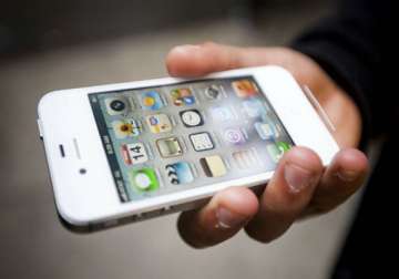 apple slashes iphone 4s prices in india