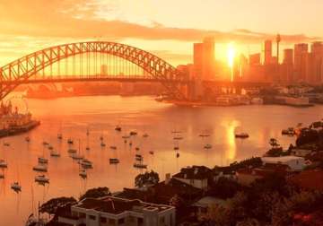 australia eyes 300 000 visitors from india by 2020