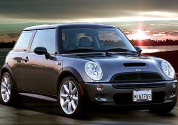 bmw to launch mini in india next year price above rs 25 lakh