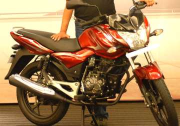 bajaj launches all new 100cc discover at rs 46 000