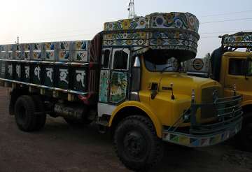 bangladesh allows transhipment of indian goods on trial basis