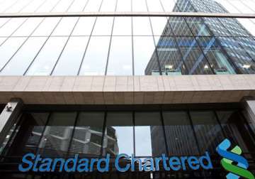 banks net to plunge 11 pc qoq says stanchart secs