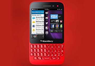 blackberry q5 launched in india at rs 24 990