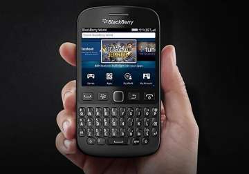 blackberry 9720 launched in multiple colours