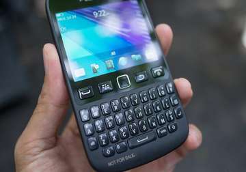 blackberry launches bb 9720 at rs 15 990