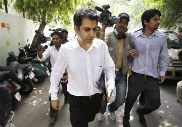 cbi opposes sanjay chandra s plea to visit thailand