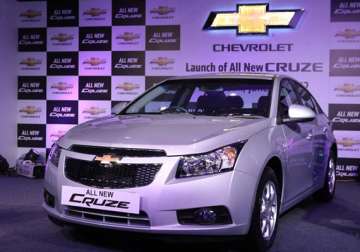 chevrolet launches updated cruze saloon