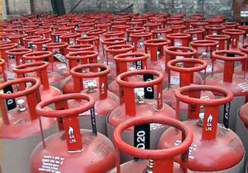 cooking gas cylinder to be sold at petrol pumps