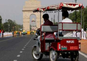 delhi high court asked to review its ban on e rickshaws