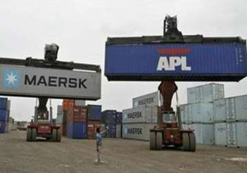exports up 3.98 to 312.35 bn in 2013 14