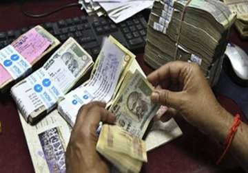 fiis withdraw rs 2 000 cr from indian equities in a fortnight