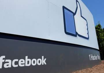 facebook s q3 13 beats with 2 billion revenue 0.25 eps with 49 of ad revenue now via mobile