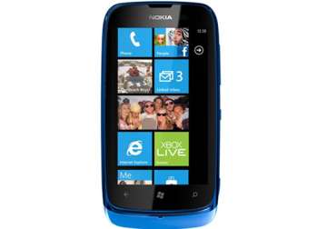 first look nokia lumia 610