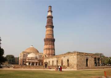 from taj to qutub google to bring 100 indian monuments online