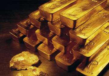 gold falls from three week high on profit selling global cues