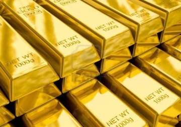 gold hits 9 month high at rs 32 000 on weak rupee global cues