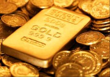 gold maintains surge on good offtake firm global cues
