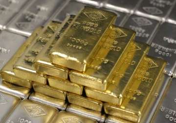 gold remains bearish on poor offtake silver recovers