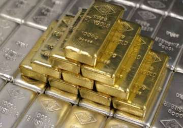 gold silver fall on sluggish demand global cues