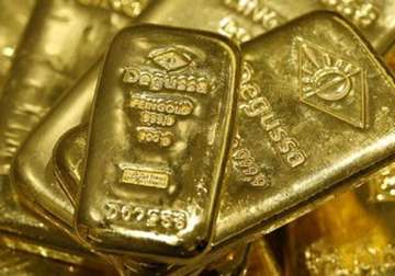 gold snaps four day rising streak on profit selling