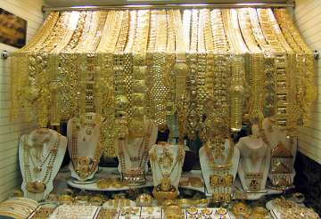 gold down by rs 340 silver by rs1150 on global cues low demand