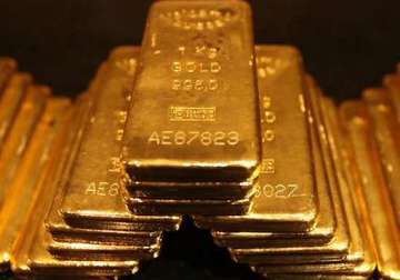 gold drops by rs 70 silver by rs 700