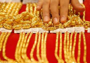 gold hits new high at rs 29 295