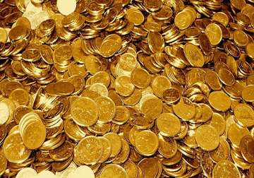 gold records biggest fall in 2 months down by rs 800