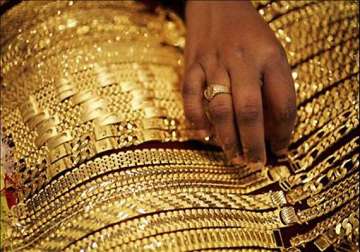 gold sheds rs 390 to rs 26 100