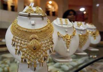 gold tumbles by rs 550 silver drops by rs 900