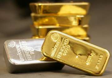 gold hits record high of rs 29 590