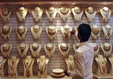gold regains record level of rs 29 540