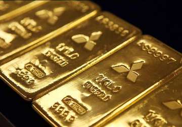gold silver slip further on selling