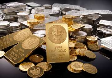 gold silver slip on sustained selling global cues