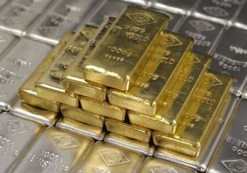 gold snaps 3 day losing streak gains rs 165