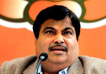 govt to change laws to permit cars to run on different fuels gadkari