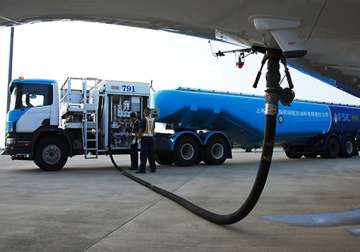 govt goes ahead to allow direct import of jet fuel by airlines