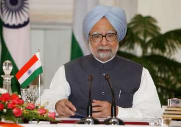 india can get back to eight percent growth manmohan singh