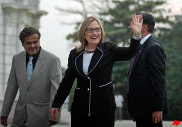 hillary wants india to do more to cut iranian oil purchases