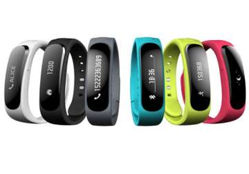 huawei unveils talkband b1 a fitness tracker that doubles up as a phone